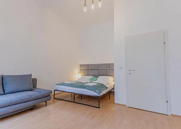 דירה Spacious Private In A Shared In *