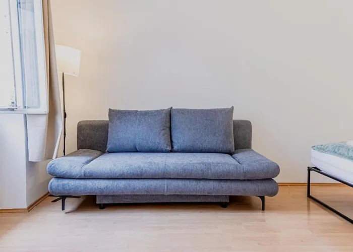 Spacious Private In A Shared In וינה