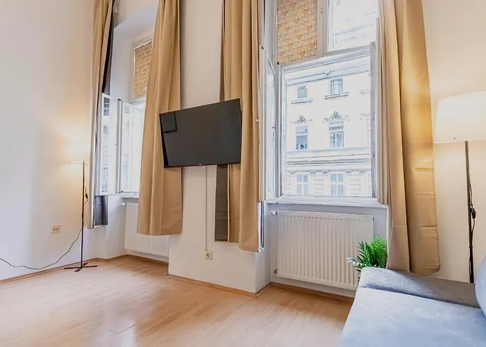 דירה Spacious Private In A Shared In *