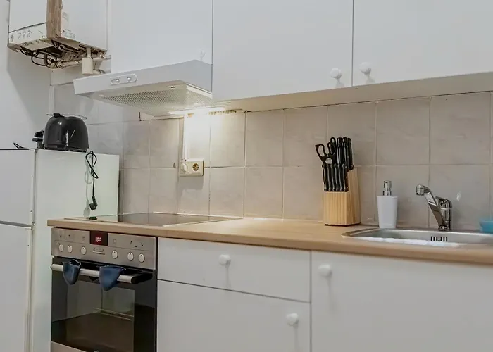 Spacious Private In A Shared In
