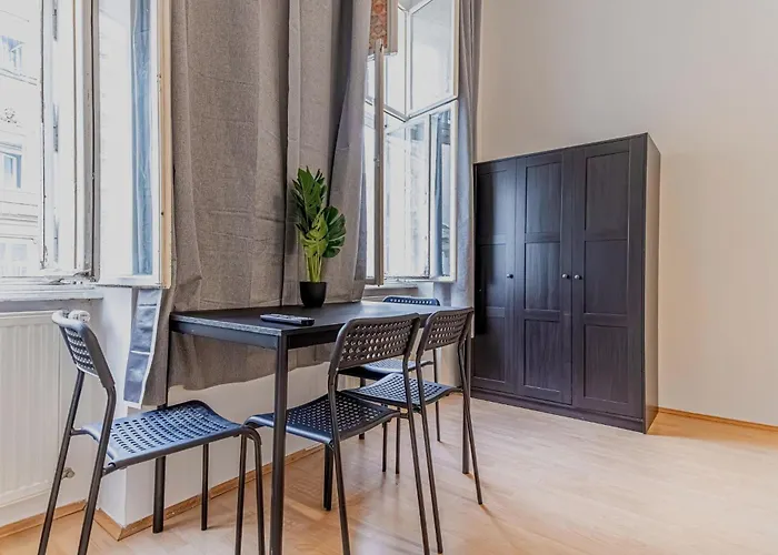 Spacious Private In A Shared In