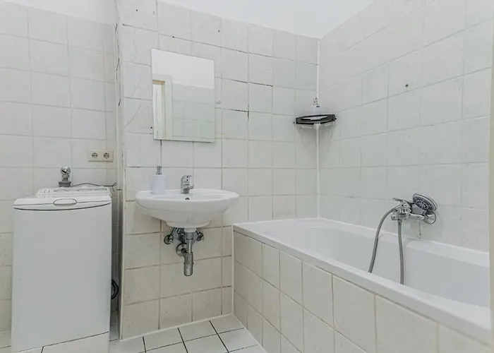 דירה Spacious Private In A Shared In *