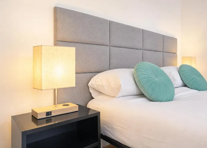 Spacious Private In A Shared In וינה