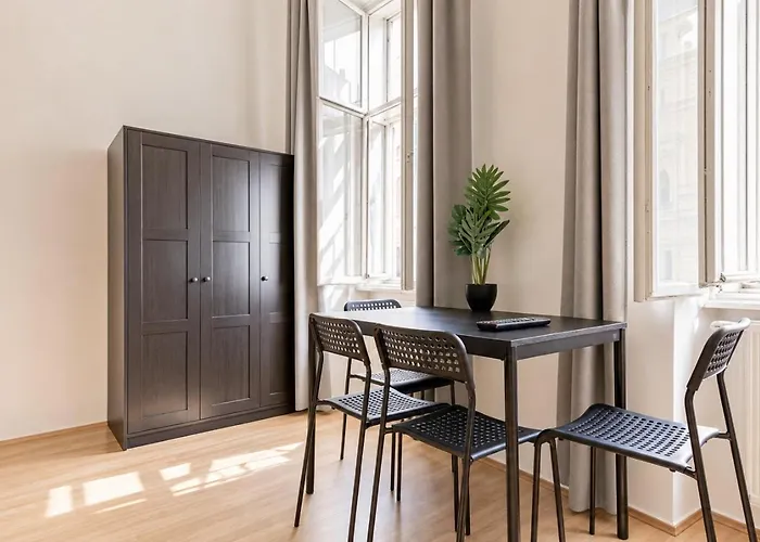 דירה Spacious Private In A Shared In וינה